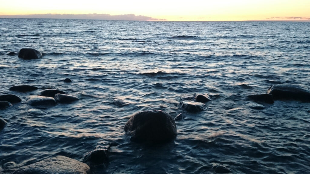 calm sea horizon symbolizing financial breathing room